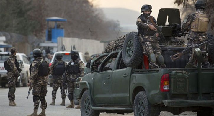 Afganistan'da intihar sald�r�s�: 7 �l�