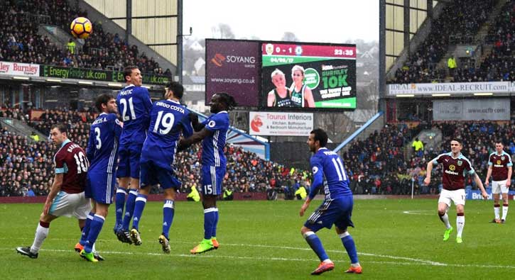 Chelsea, Burnley ile 1-1 berabere kald�