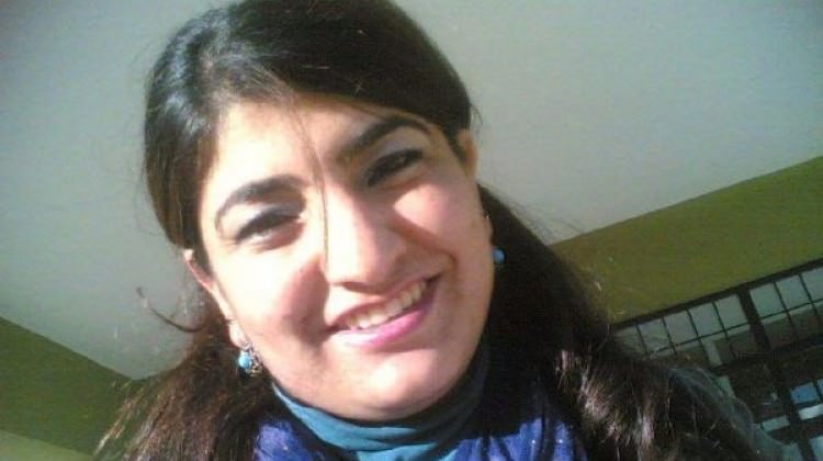 Okula gitmeyen ��retmenin evinde cesedi bulundu