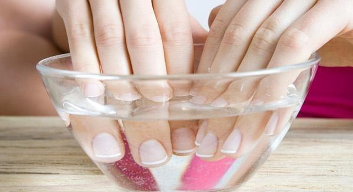 T�rnaklar�n sa�l�kl� ve h�zl� uzamas�n� sa�layan p�f noktalar