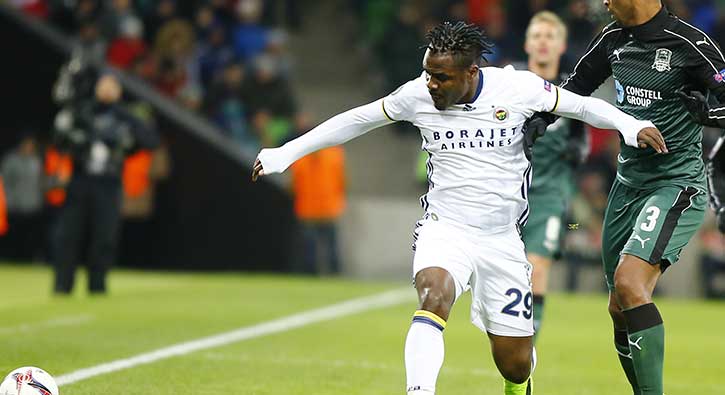 Fenerbah�e taraftarlar� Emenike'ye tepki g�sterdi