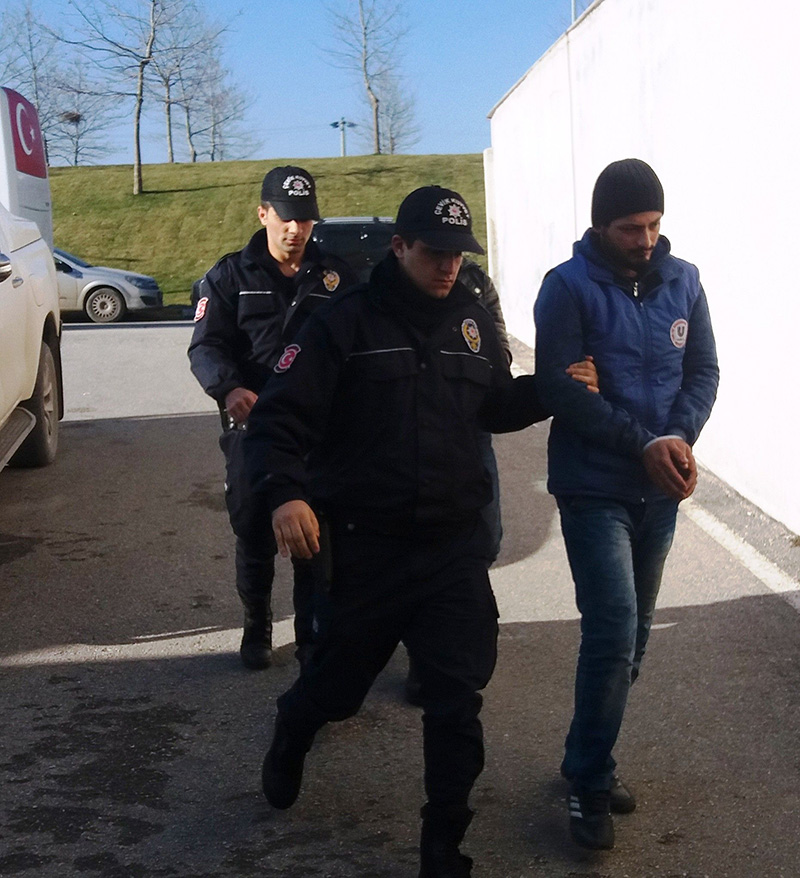 Sakarya'da DEA� operasyonu: 3 g�zalt�