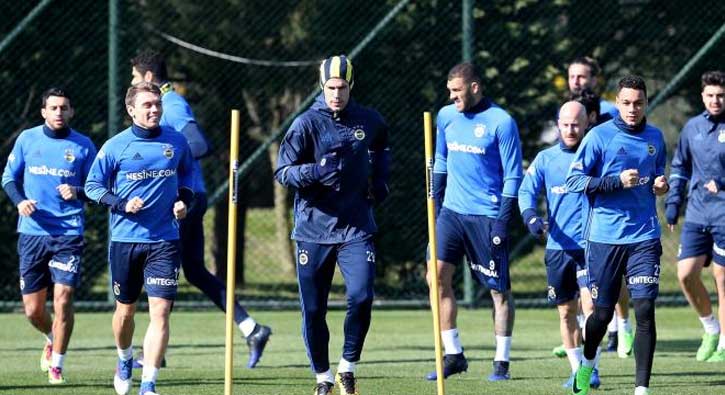 Fenerbah�e, ara vermeden lige d�nd�