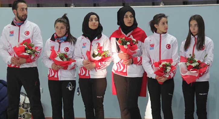 EYOF 2017'de curlingde tarihi ba�ar�