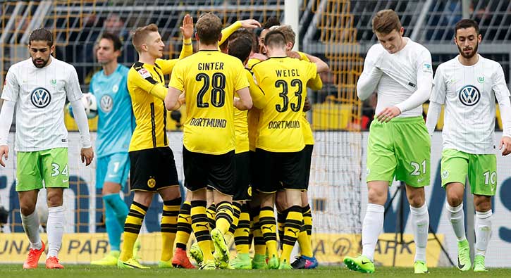 Borussia Dortmund sahas�nda Wolfsburg'u 3-0 ma�lup etti