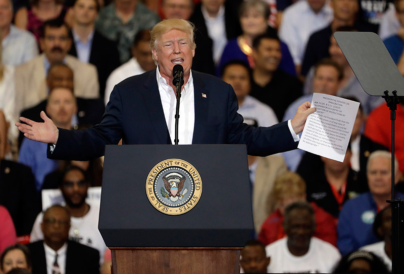 Trump'tan medyaya bir tepki daha: Yanlar�na kar kalmas�na izin vermeyece�im