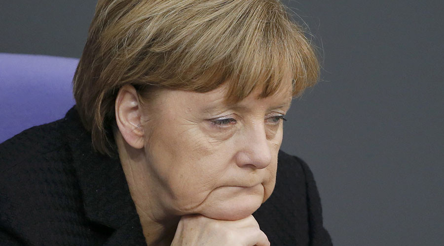 Merkel: Euro Blgesi'nde euronun deeri sorunumuz var