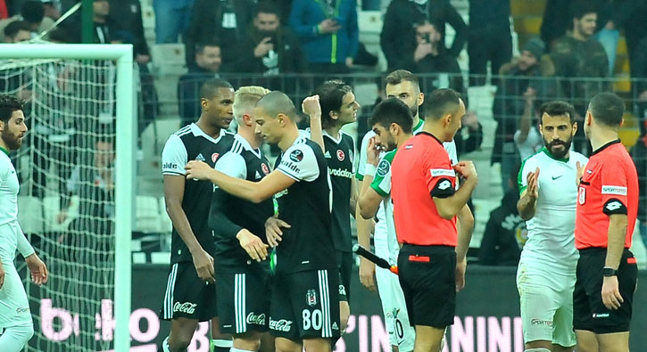 O�uzhan �zyakup'un isabetli pas y�zdesi dikkat �ekti