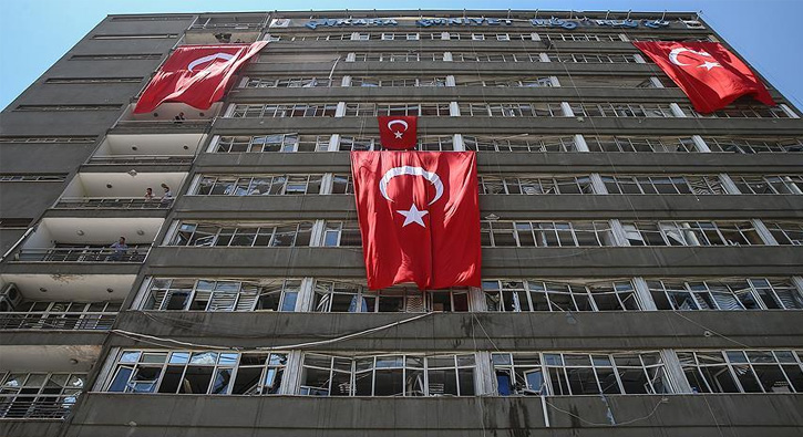 Emniyetin ''gazi'' binas� y�k�l�yor