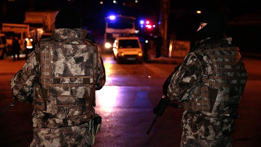 Ankara'da bin 200 polisle operasyon
