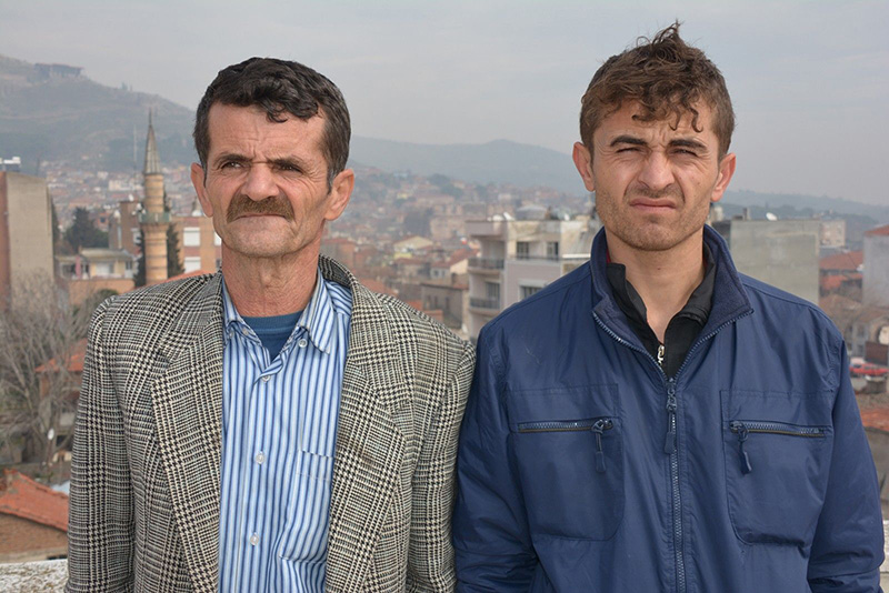 �zmir'de filmlere konu olacak ak�l almaz doland�r�c�l�k