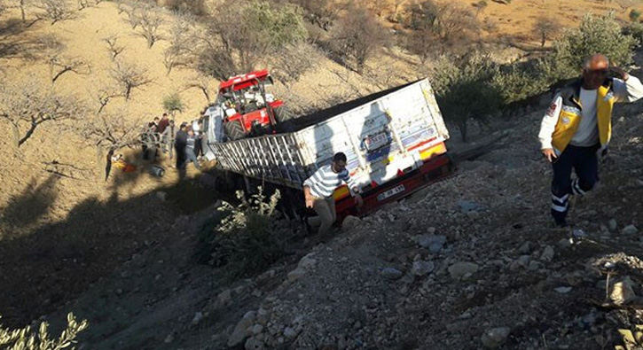 Ad�yaman G�lba��'nda trafik kazas�: 1'i �ocuk 4 �l�, 2 yaral�