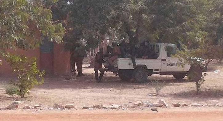 Nijer'de silahl saldr: 10 asker ld