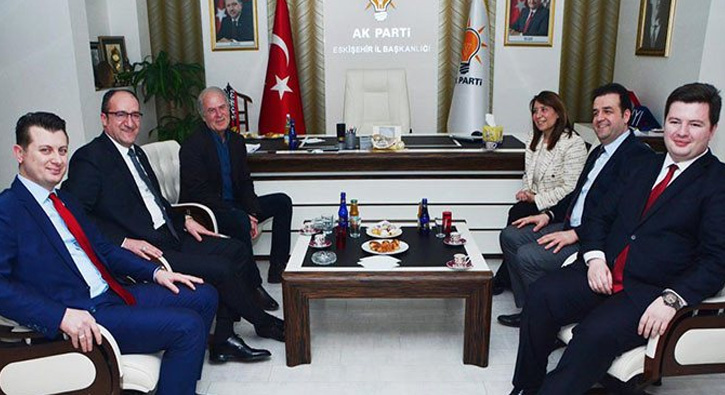 Mustafa Denizli'den AK Parti'ye ziyaret