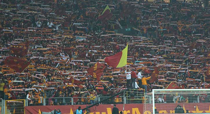 Galatasaray - Beikta derbisine taraftar akn etti