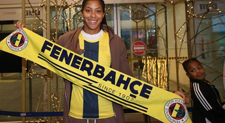 Fenerbah�e'nin yeni transferi ABD'li pivot Candace Parker, �stanbul'da 