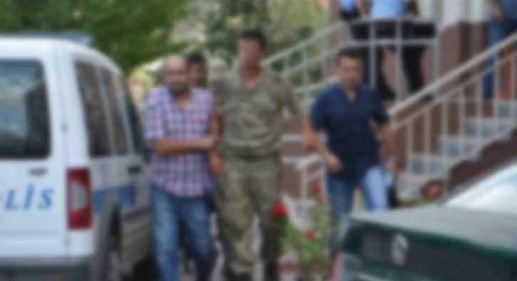 Asker firarisi h�rs�zl��a kar���nca yakaland�