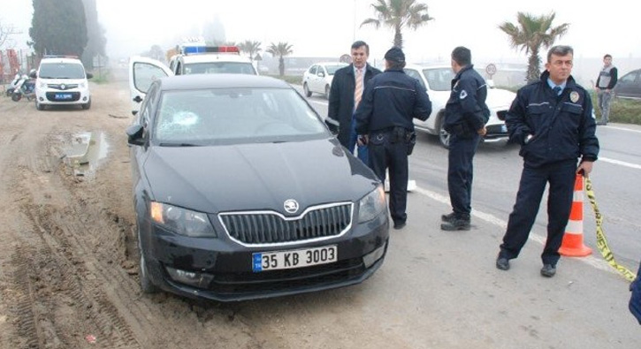 �zmir'de Cumhuriyet savc�s�na sopal� sald�r�