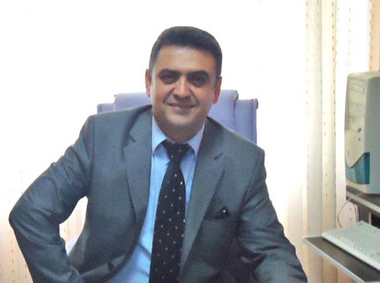 Okul m�d�r�ne silahl� sald�r�