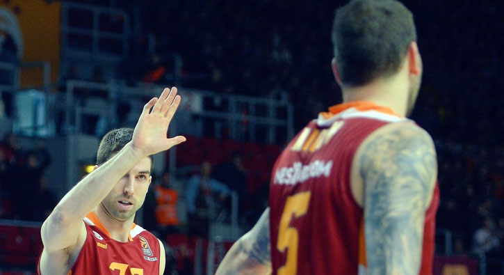 Galatasaray, Real Madrid'i devirdi