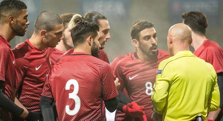 T�rkiye Milli Tak�m� iki basamak geriledi