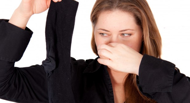 Ayak kokusu nas�l �nlenir?