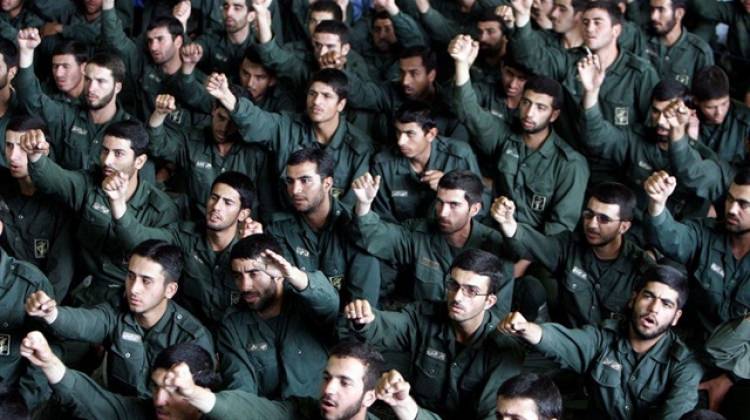 �ki binden fazla �ran askeri �ld�r�ld�