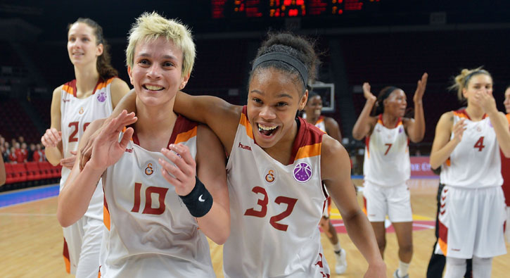 Galatasaray yar� finalde!