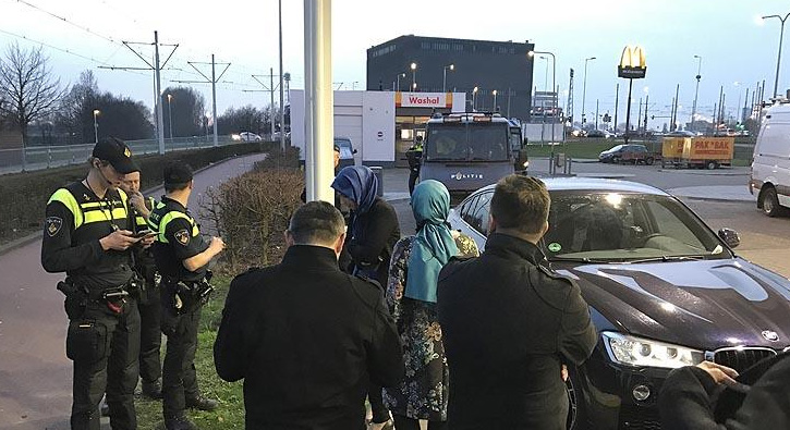 Bakan Kaya ba�konsoloslu�un bulundu�u b�lgeden ayr�ld�