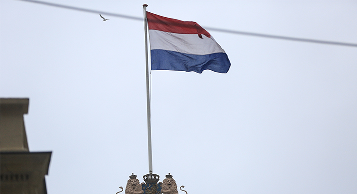 Hollanda devlet sitelerinde '�l�r�m T�rkiyem' �ark�s�