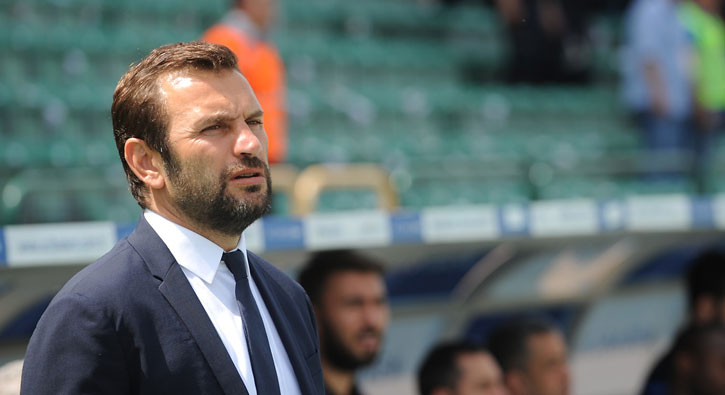 G�ztepe Okan Buruk'la yola devam etme karar� ald�