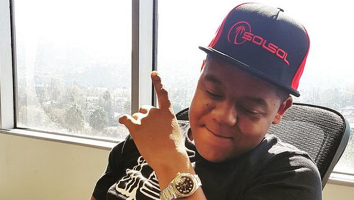 G�ne� enerjisiyle telefonu �arj edebilen �apka