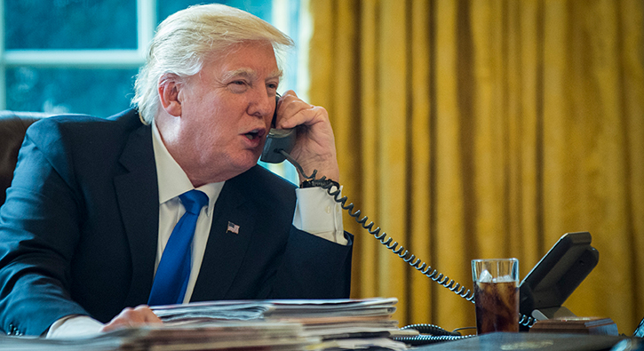 Trump, 'Obama'n�n kendisini dinletti�i' iddias�nda �srarc�