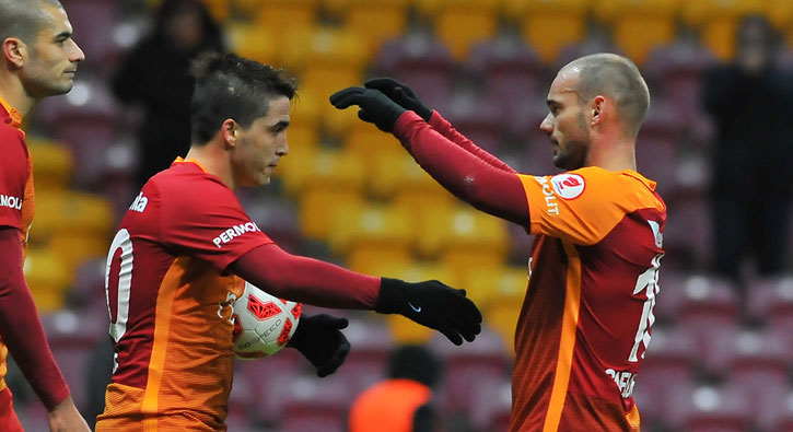 Tudor Josue'yi oynatp Sneijder'i kulbede oturtacak