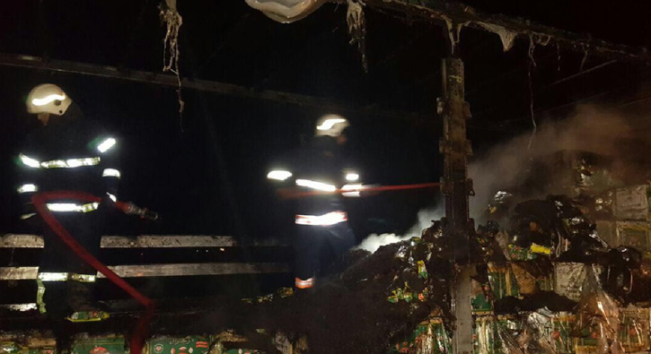 TEM Otoyolu'nda TIR yang�n�