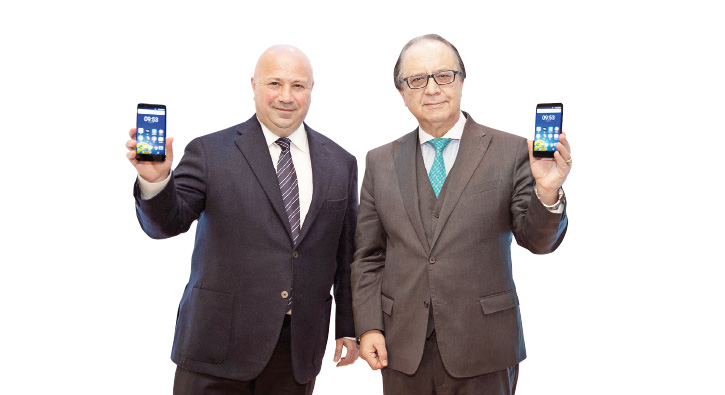 Sat�lan her be� telefonun  biri yerli