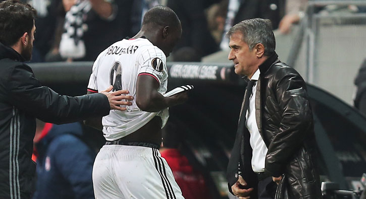 Fikret Orman ve �enol G�ne� zirvesinden Aboubakar'� g�nderme karar� ��kt�