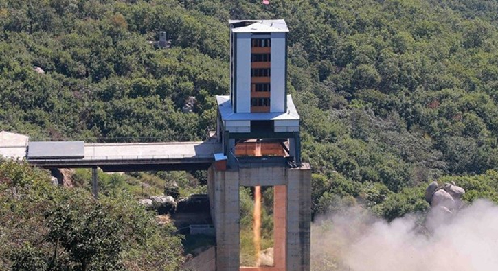 Kuzey Kore yeni roket motoru denemesini test etti
