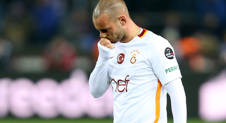 Galatasaray camiasndan Sneijder'e kilo eletirisi