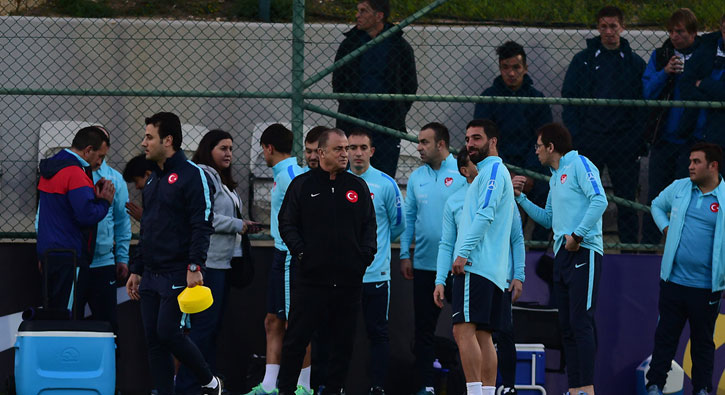 Fatih Terim'den Galatasaray ve Fenerbaheli futbolculara zel terapi