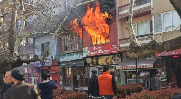 Bursa�da korkutan yang�n