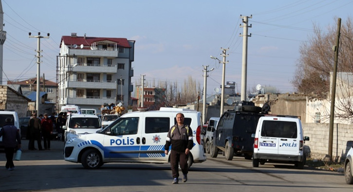 I�d�r'da ara�ta patlama ve yang�n