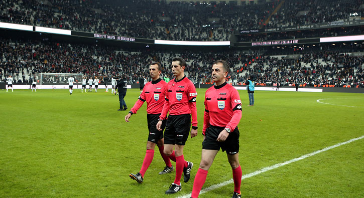 UEFA'dan Hseyin Gek ve Ali Palabyk'a grev