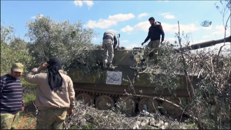 Muhalifler Hama�ya d�rt kilometre yakla�t�
