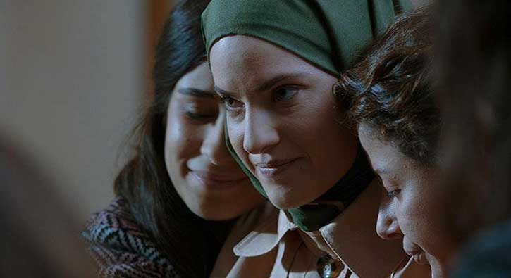 S�rada darbe filmleri var