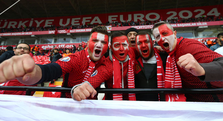 TFF'den trib�nlere te�ekk�r mesaj�