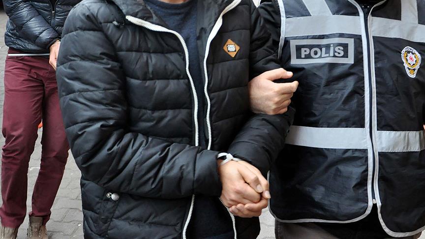 zmir merkezli 11 ilde Jandarmaya operasyon: 11 gzalt