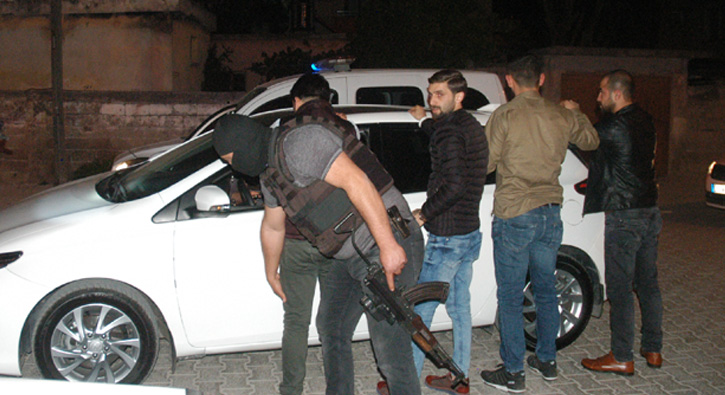Adana'da narkoter�r operasyonu: 7 g�zalt�