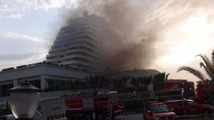 Be� y�ld�zl� otelde korkutan yang�n