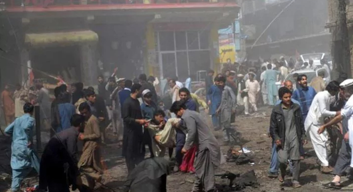 Pakistan'da patlamada �l� say�s� 22'ye ��kt�